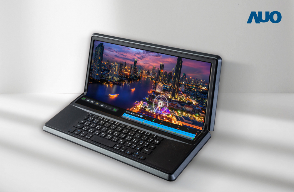 8868体育14.6吋Micro LED折迭显示屏幕，搭配半径4mm的弯折绞炼，以及高画素、高亮度、高对比度的显示技术特点，即便在大视角下仍保有绝佳色相与亮度