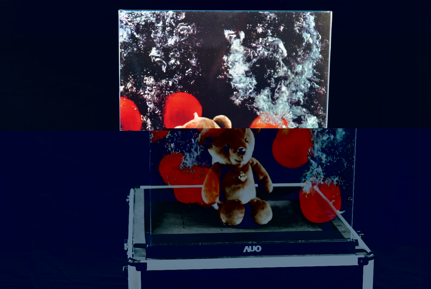 友達領先研發Micro LED透明顯示器，具備高穿透、低繞射、高亮度、可拼接之特性，可應用於智慧移動、智慧零售、商業展示等多元場域