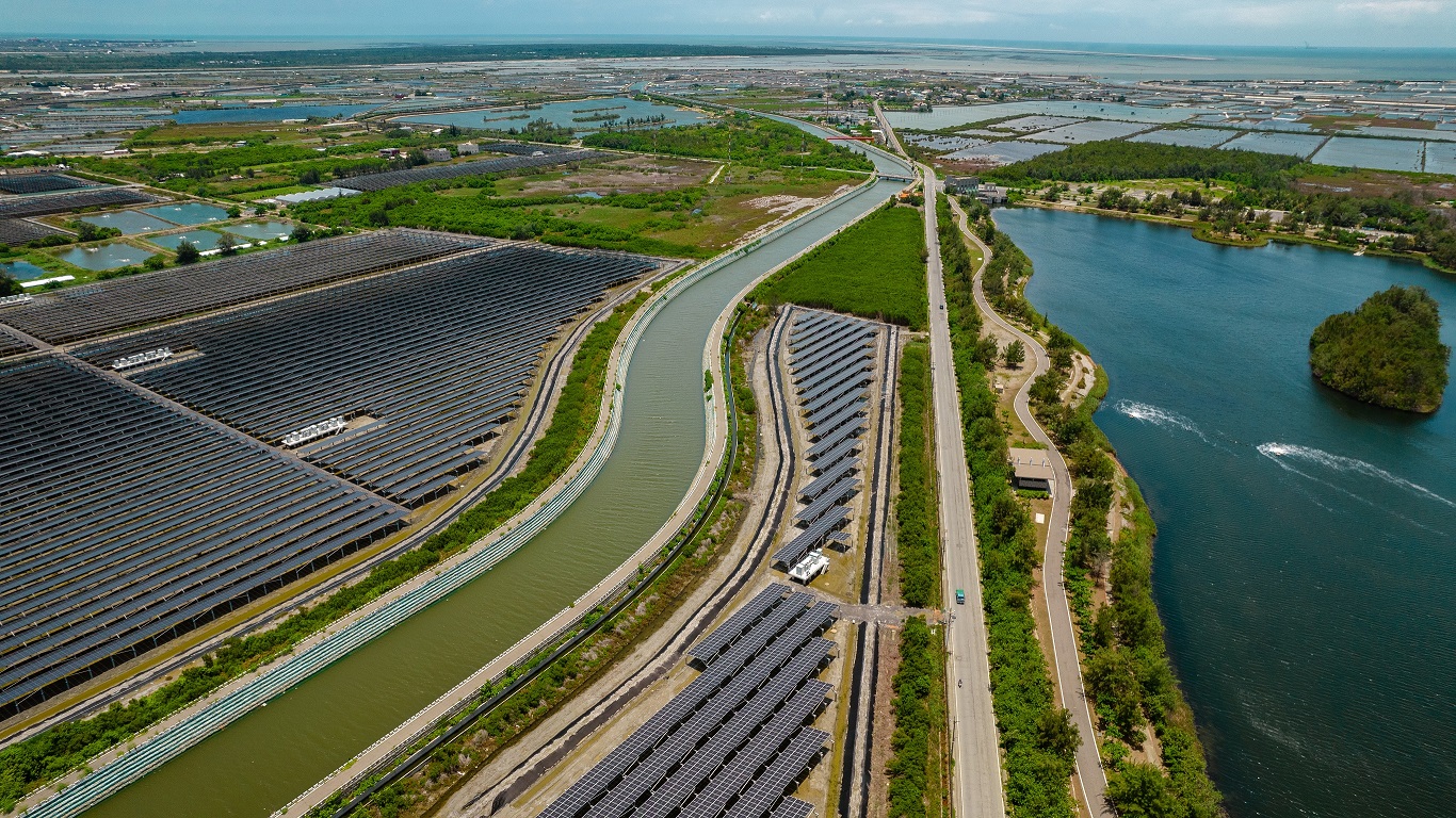 8868体育能源事业提供智慧能源管理、太阳能监控管理、全方位电厂建置及运维解决方案，并拥有管理超过6000案场的经验